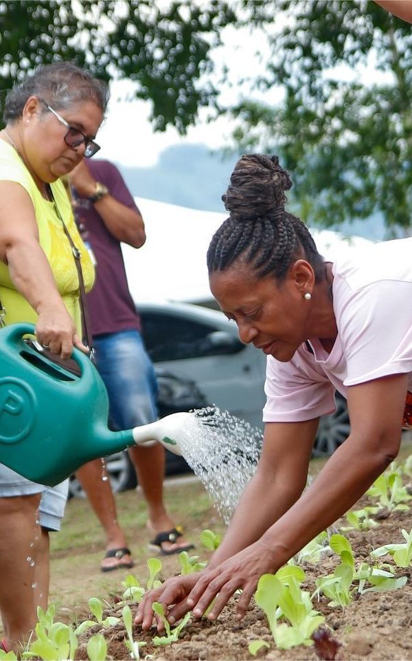 572769607 18489765499073227 3117899226853439345 n 600x961