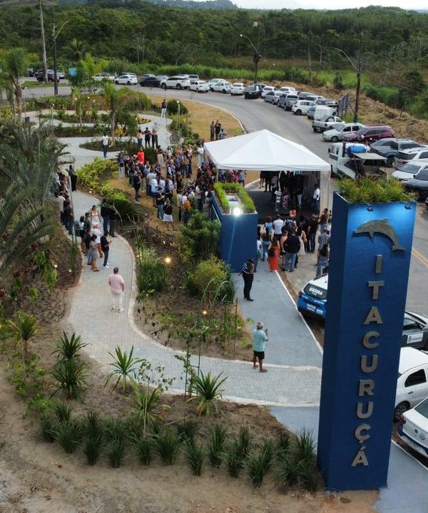 51d4b6f2 4604 475e 82a6 0e807addbd3d 600x720