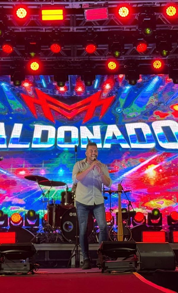 Db7bd32b 7baf 4e2f b7d1 38bb40a2a55c 600x987