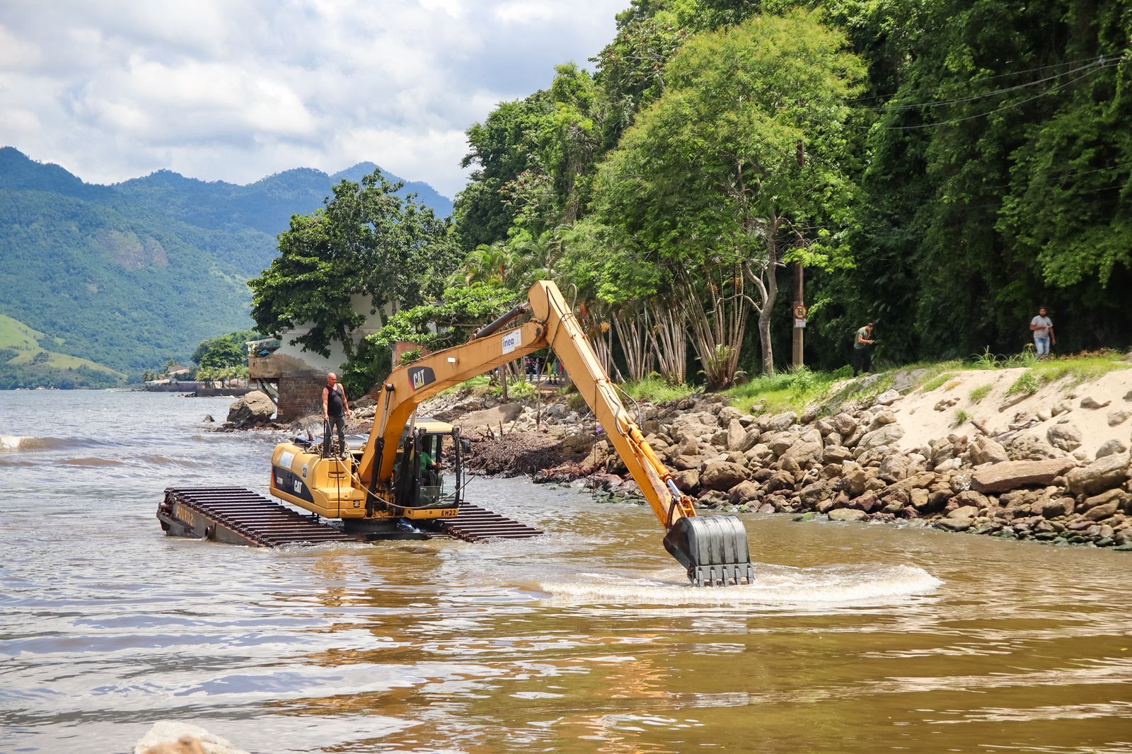 3f2bc445 614c 42b4 859f 6d37532b1dab 1